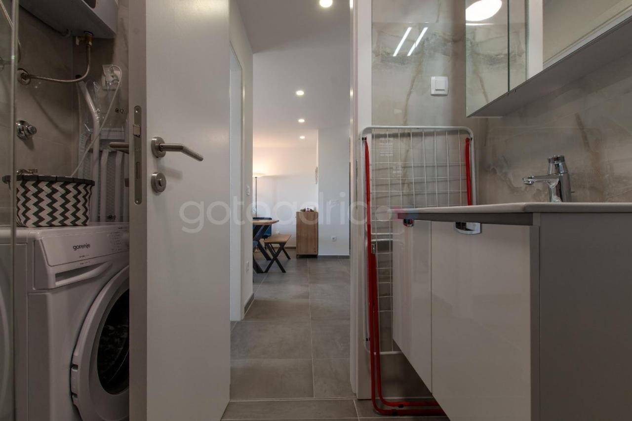 Sea View Apartment Leana Макарска Экстерьер фото