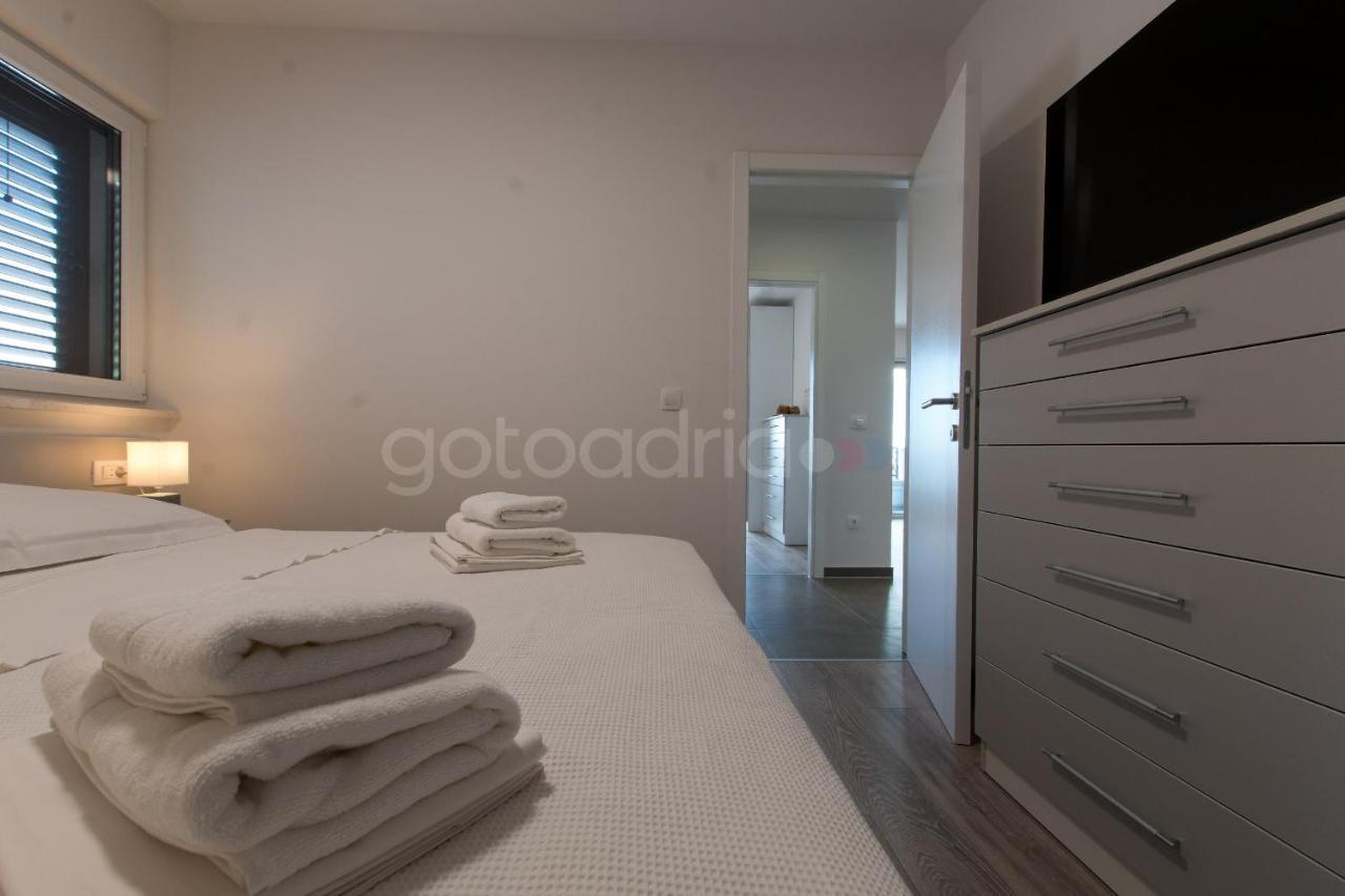 Sea View Apartment Leana Макарска Экстерьер фото