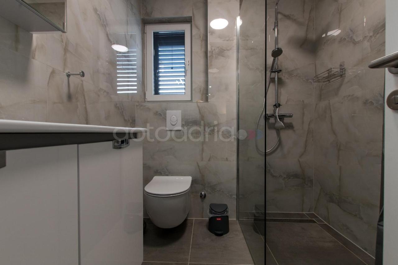 Sea View Apartment Leana Макарска Экстерьер фото