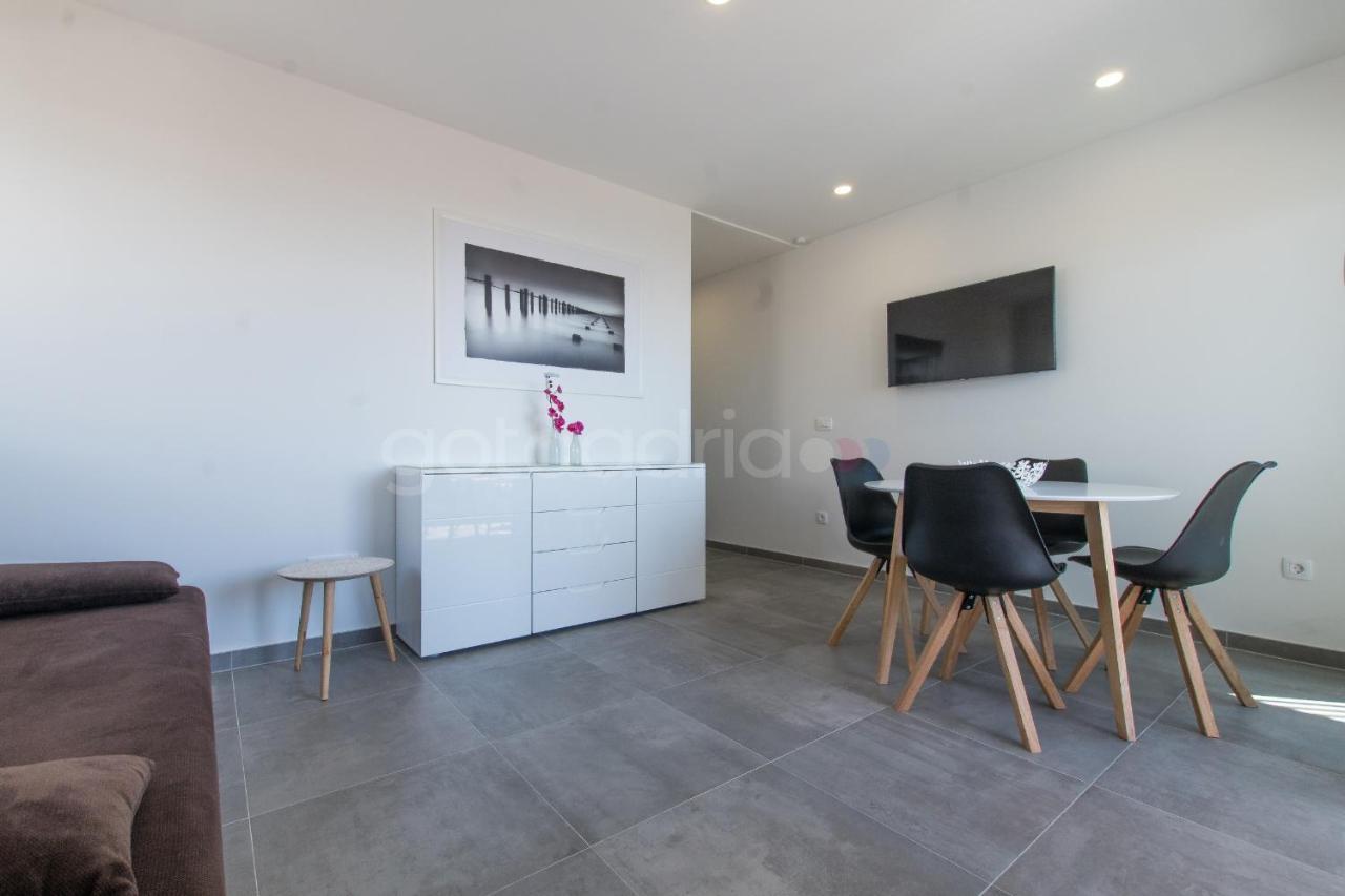 Sea View Apartment Leana Макарска Экстерьер фото