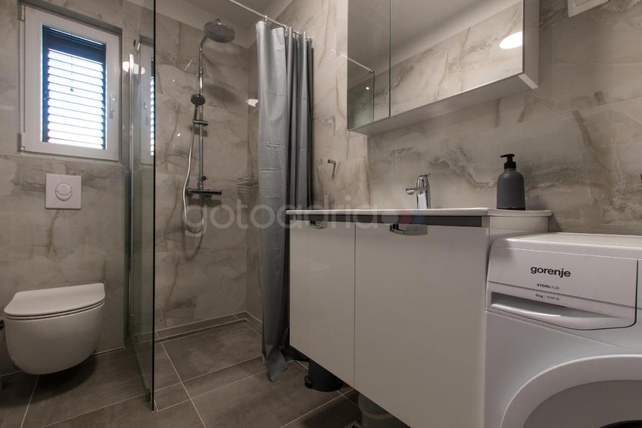 Sea View Apartment Leana Макарска Экстерьер фото